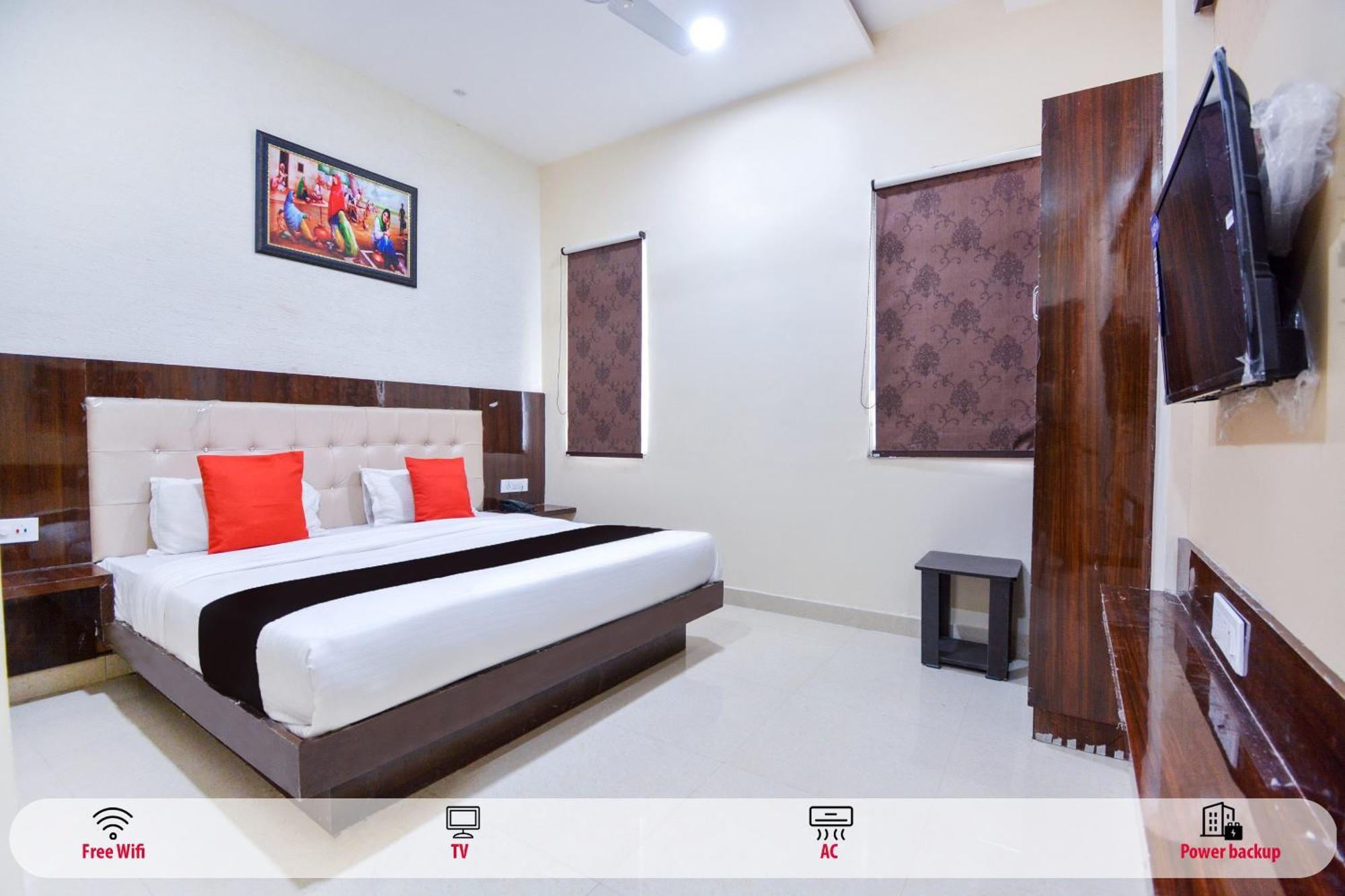 Capital O Moments Inn Amritsar Exterior photo